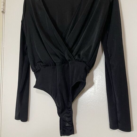 Missguided black long sleeve v neck bodysuit size US 4 - Picture 2 of 7